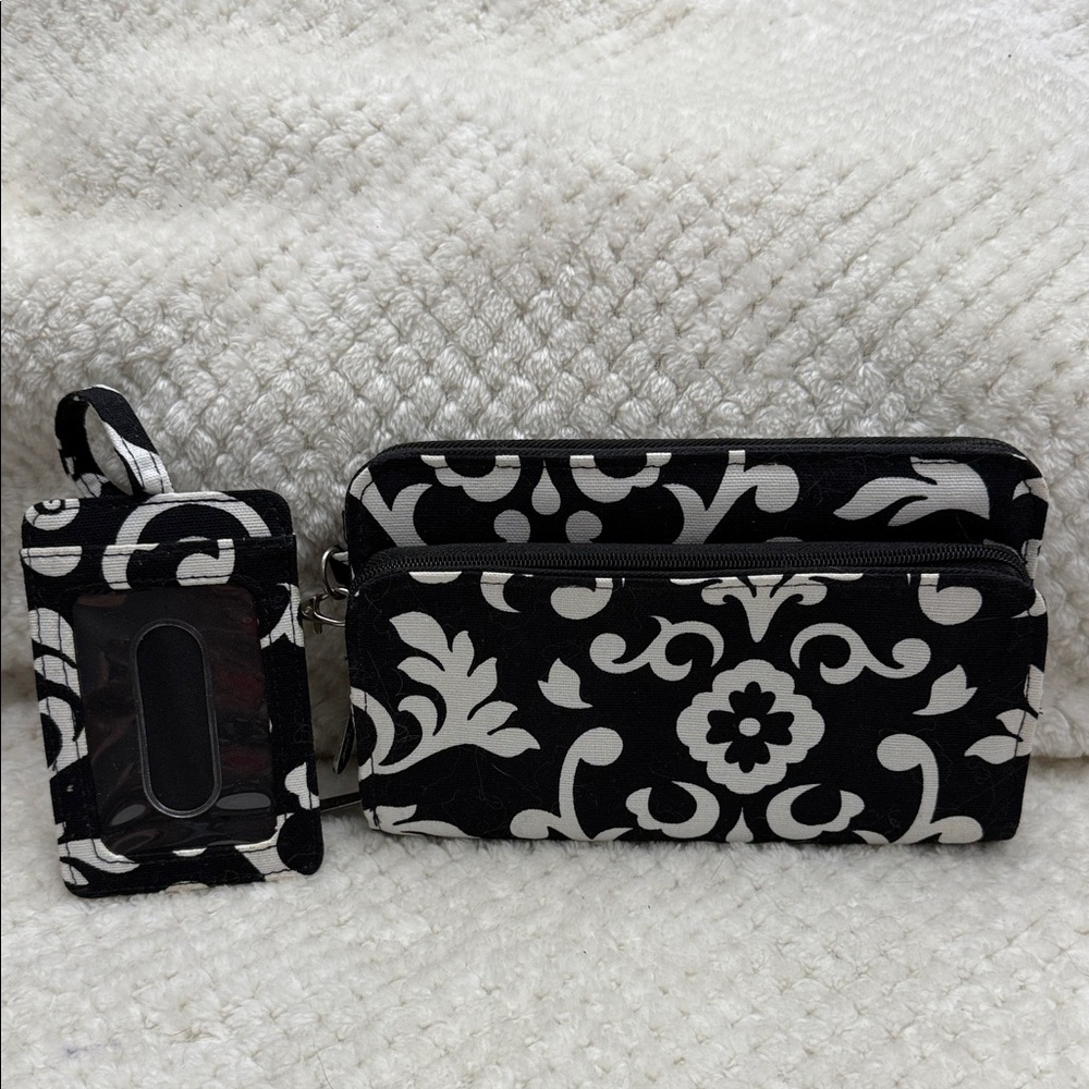Thirty-One Black and White Patterned Wristlet